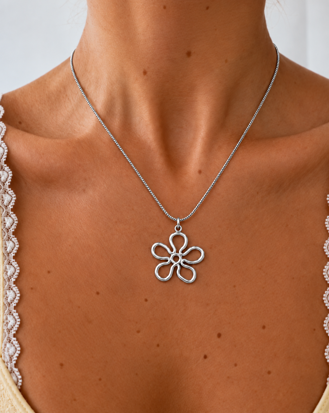 Avela Bloem Ketting – Zilver