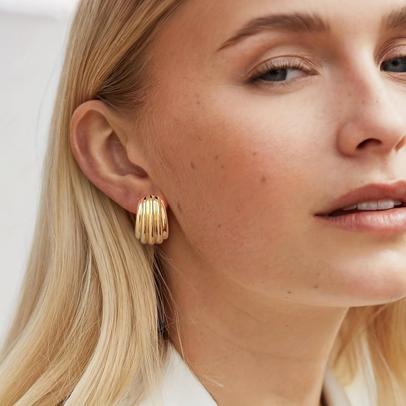 Delora Earrings - Gold