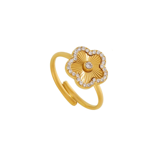 Evelia Bloom Diamond Ring - Gold